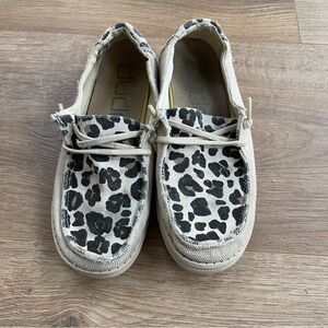 Hey Dude Leopard Print Kids Shoes size Y3-4